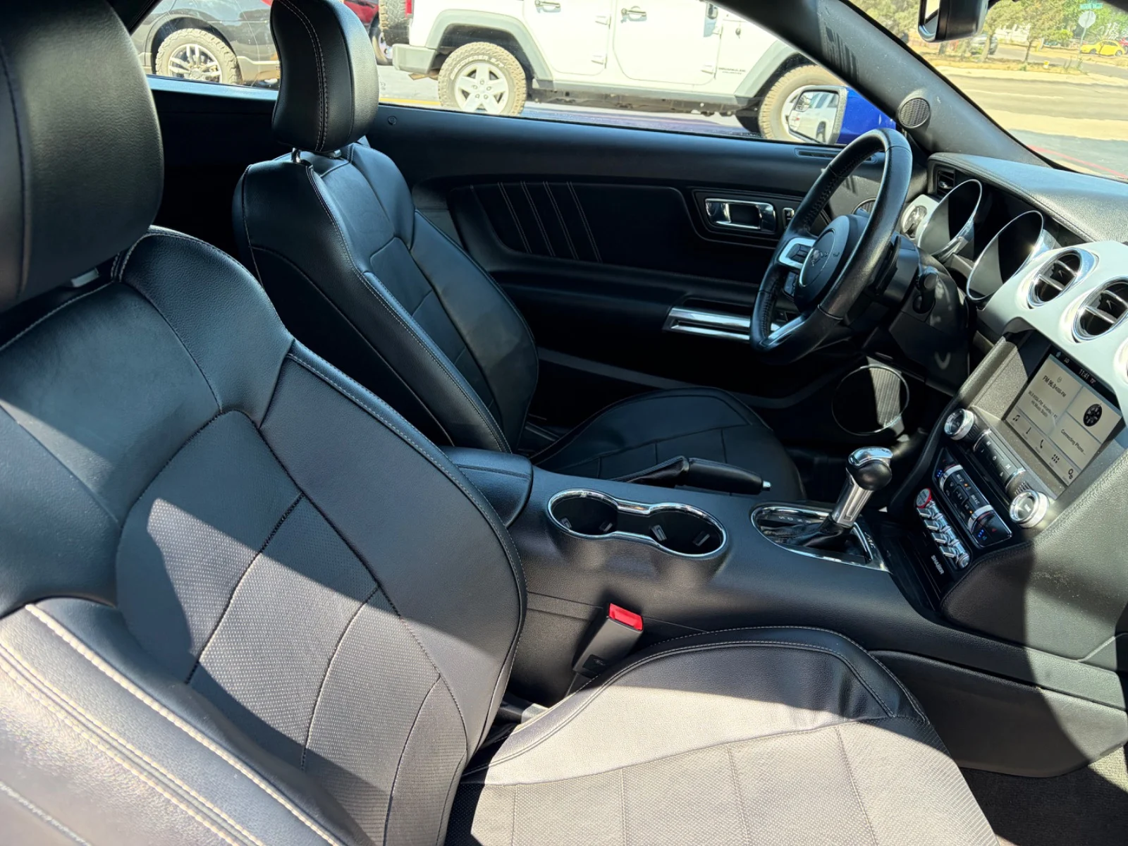 2016 FORD Mustang I4 Convertible