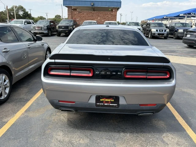 2017 DODGE Challenger SXT