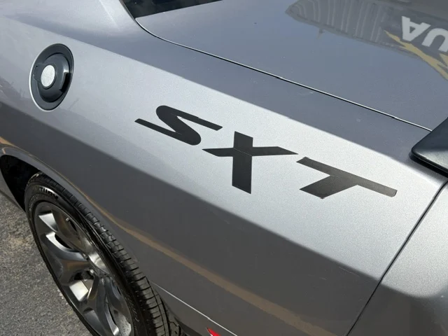2017 DODGE Challenger SXT