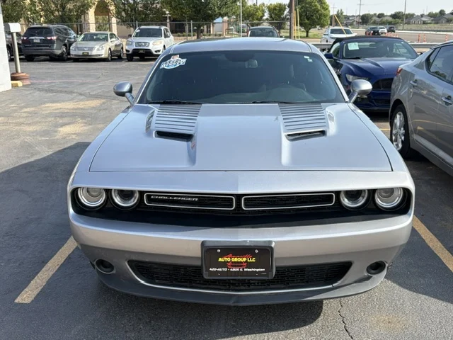 2017 DODGE Challenger SXT